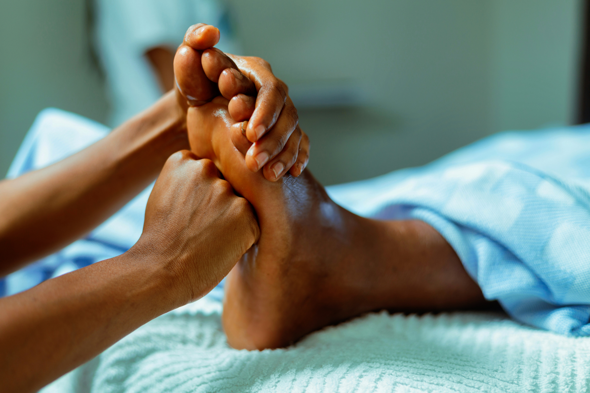 reflex-1 Reflexology being performed on a patient